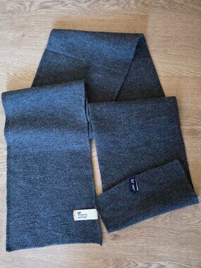 Gap black Scarf vintage 100% merino wool no 54023